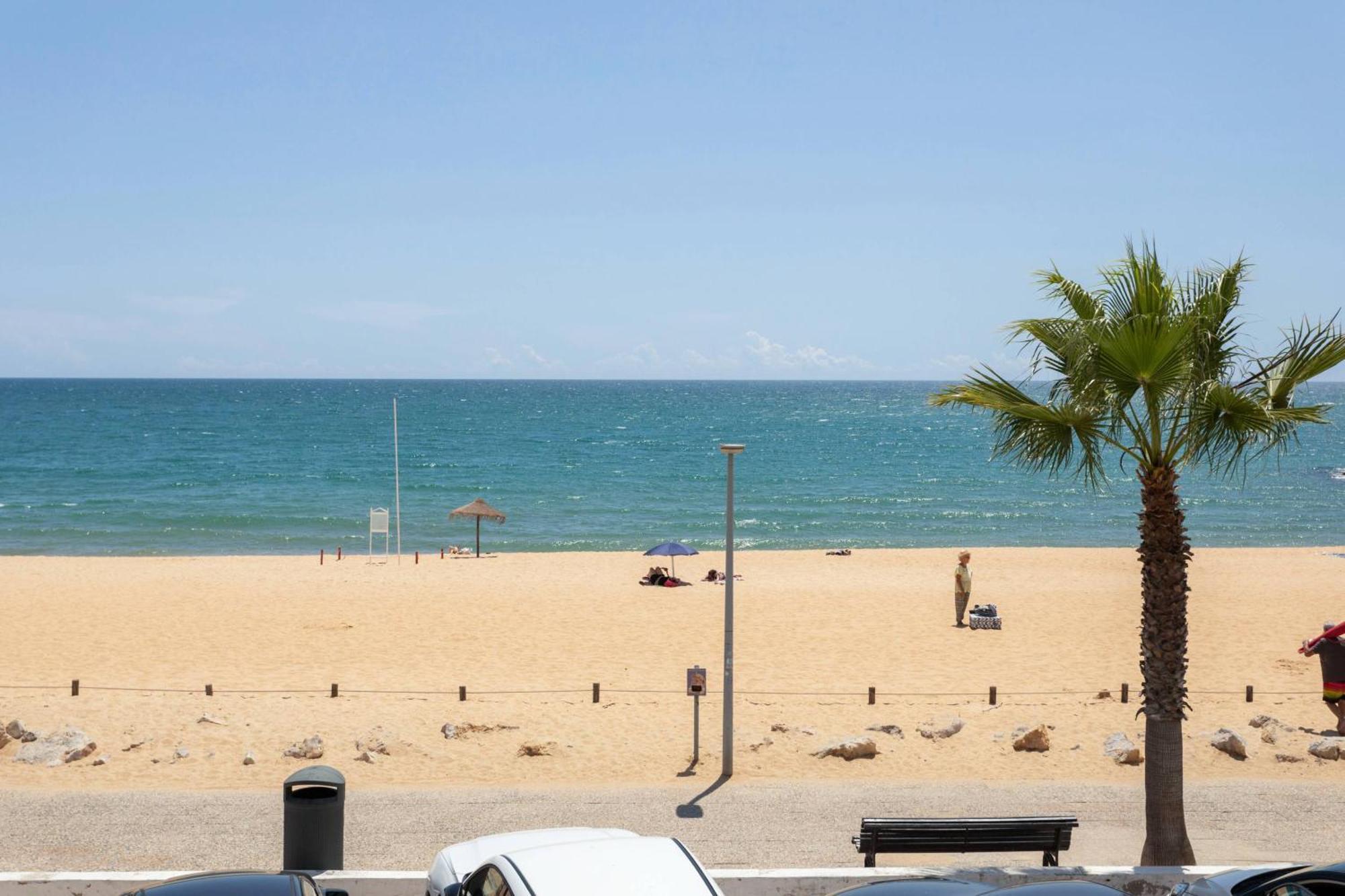 Centralgarve - Stunning Beach Front Studio - Astro Куартейра Екстер'єр фото